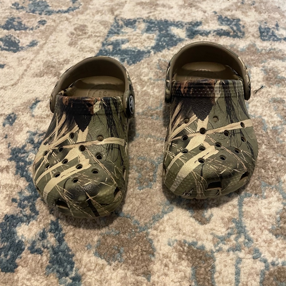 NWOT Toddler Crocs Size 5
